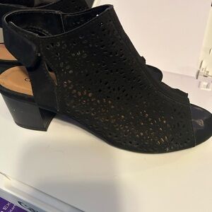 Cityclassified Black Heels and Tan Heels 2 for 1